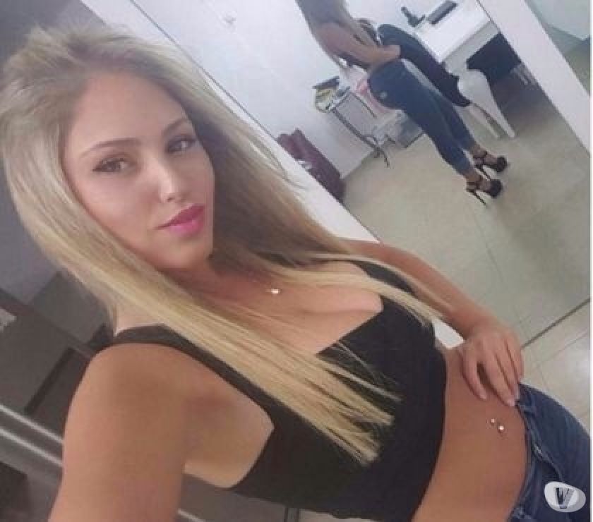 Douce Julia une trans blonde pleine douceur